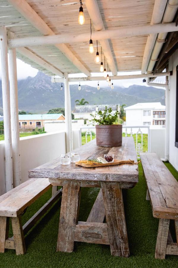 Villa Le Roc Kleinmond Accommodation Bagian luar foto